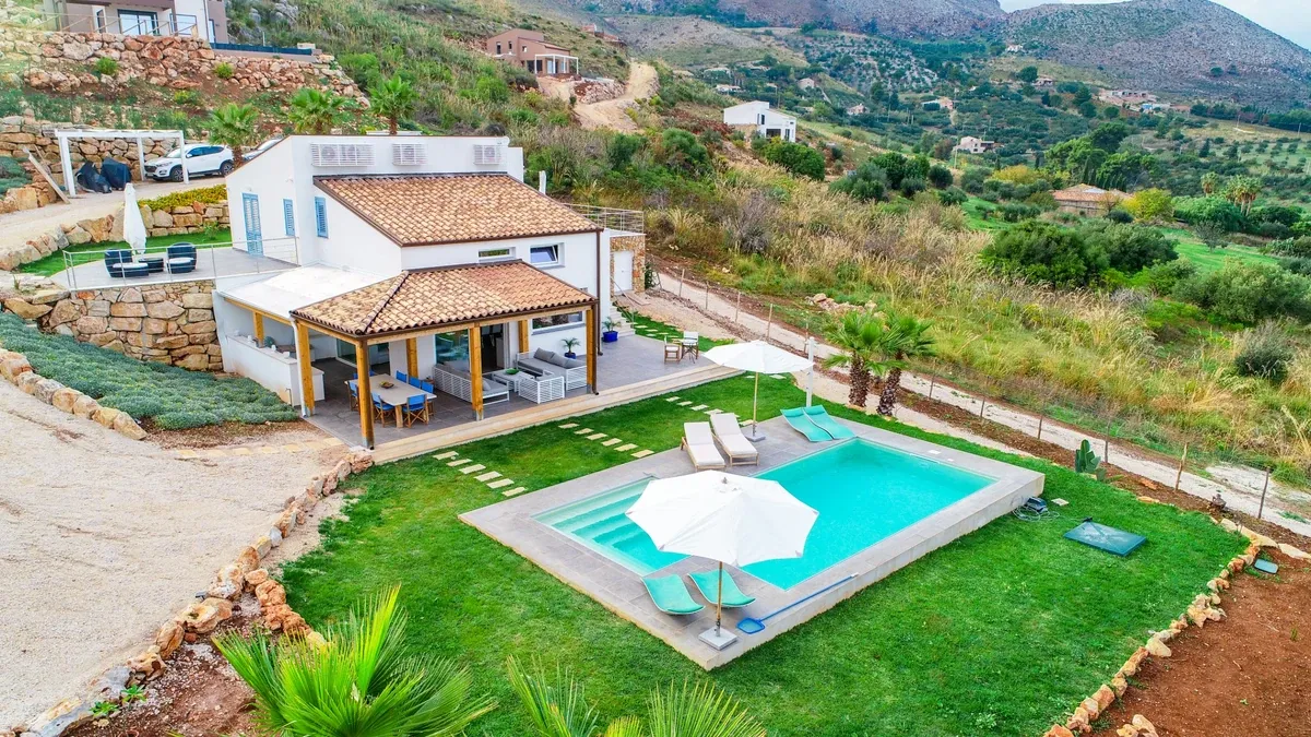 Sicilian Villa Wedding: Castellammare del Golfo Estate