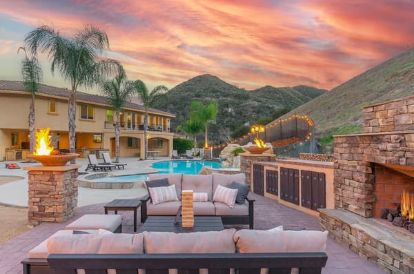 The Wedding Venue Checklist: 47 Questions to Ask Before You Book (Your Printable 2026 Guide)